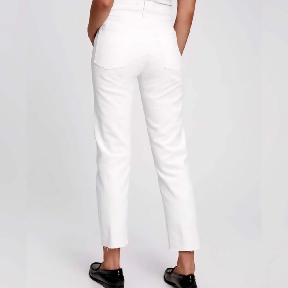 GAP Women's Cheeky Straight Leg White Jeans - Picture 2 of 4